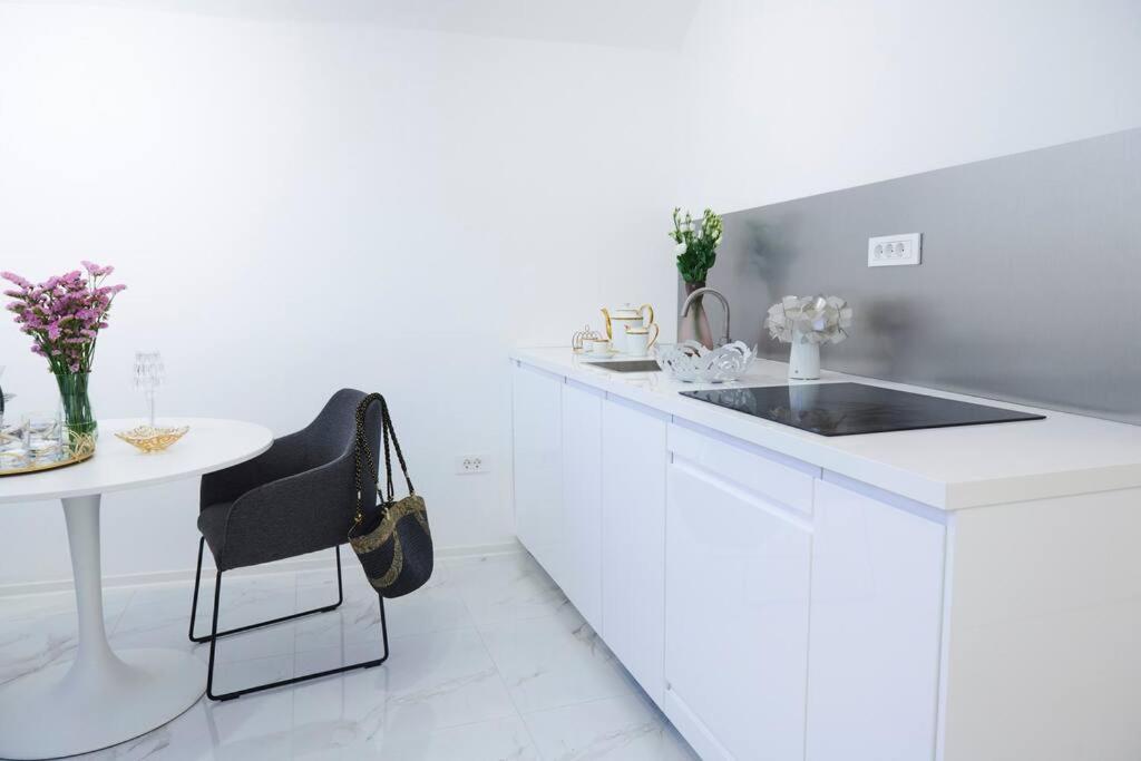 White Bliss Hideaway Apartment Ljubljana Exterior photo